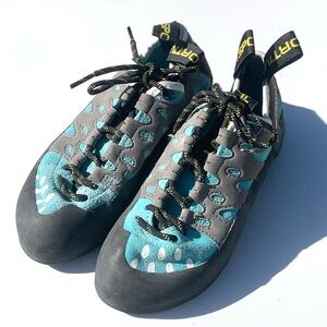 La Sportiva Small Teal and Gray Climbing Shoes with Black Soles Size 4.5 US